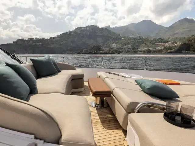 Azimut Magellano 60