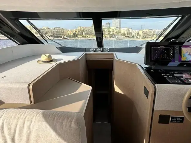 Ferretti Yachts 500