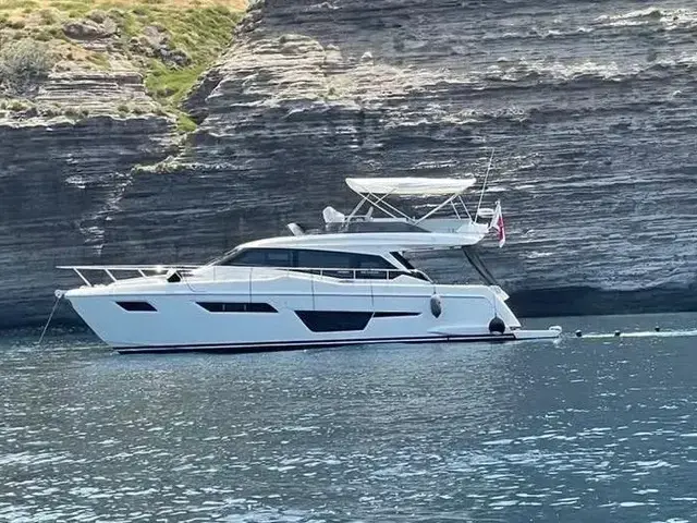 Ferretti Yachts 500