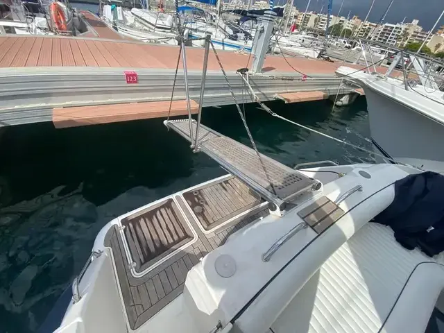 Fairline 34