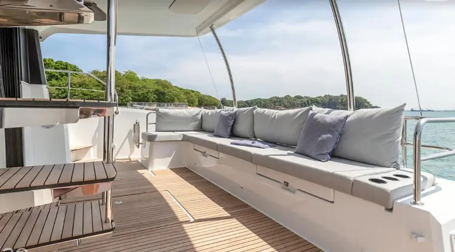 2025 Fountaine Pajot my 5