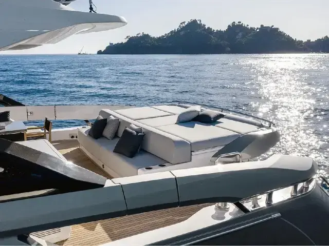 Azimut S8