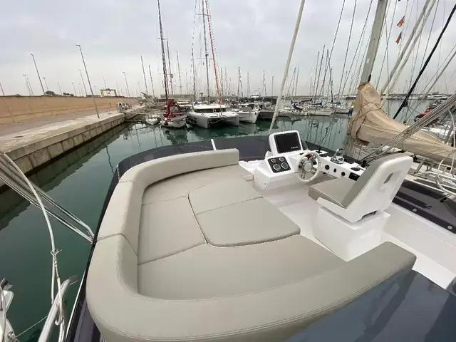 Azimut Magellano 43