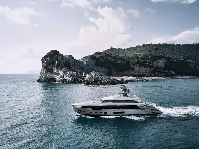 Azimut Grande Trideck