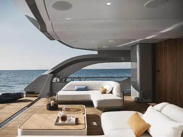 Azimut Grande Trideck