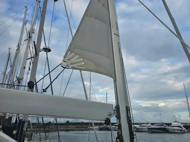 Hanse 548