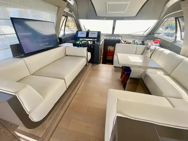 Ferretti Yachts 550