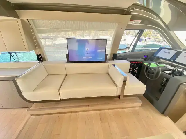 Ferretti Yachts 550