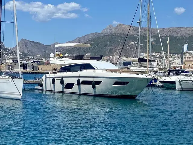 Ferretti Yachts 550