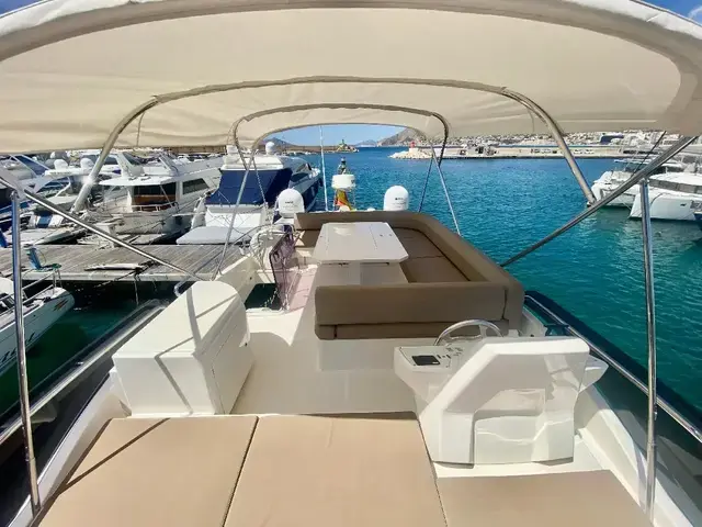 Ferretti Yachts 550