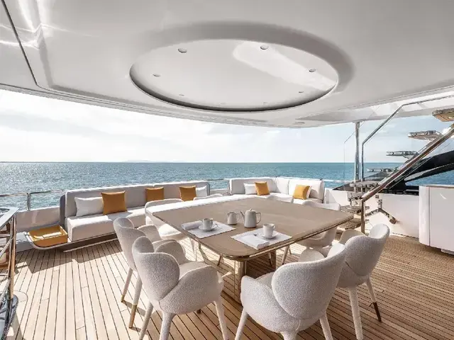 Azimut Grande Trideck