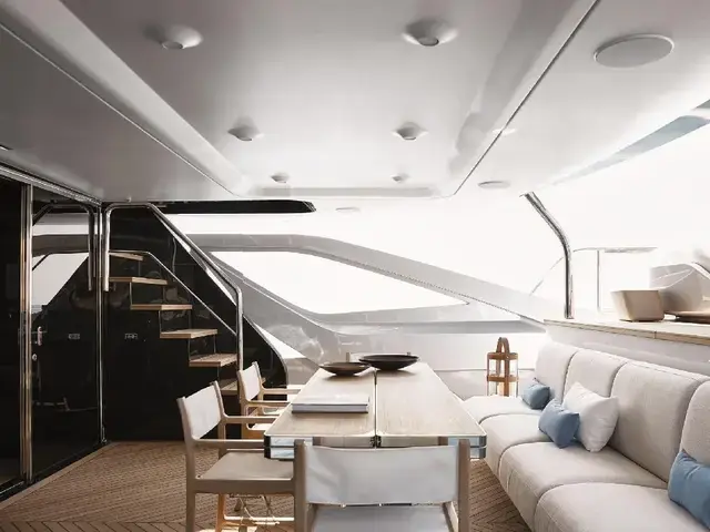 Azimut Grande Trideck