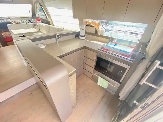 Ferretti Yachts 550