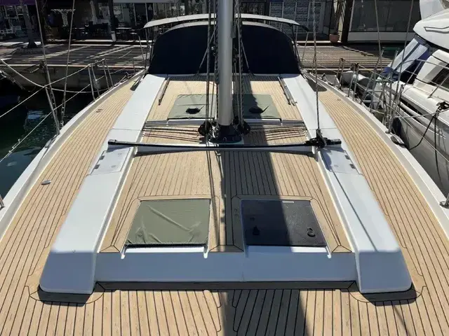 Hanse 548