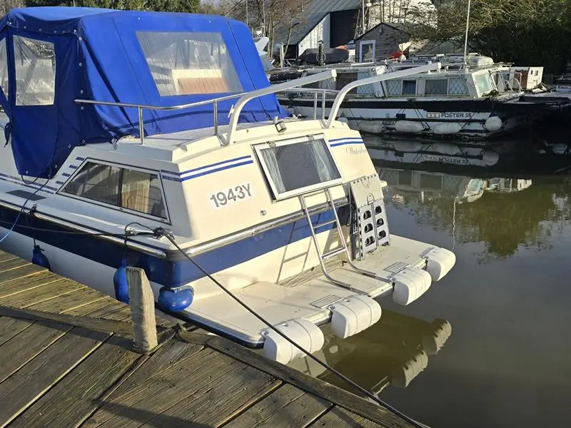 1981 Fairline mirage 29 aft cabin