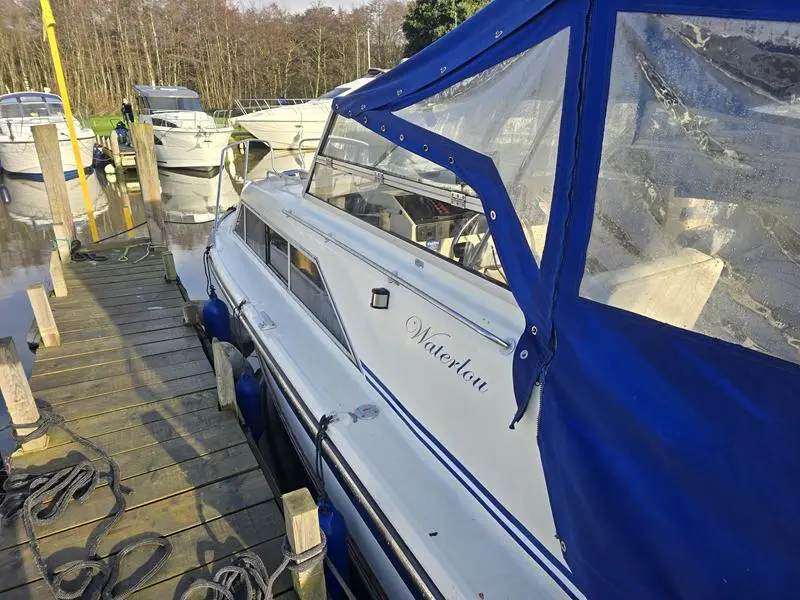 1981 Fairline mirage 29 aft cabin