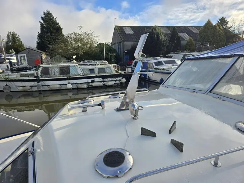 1981 Fairline mirage 29 aft cabin