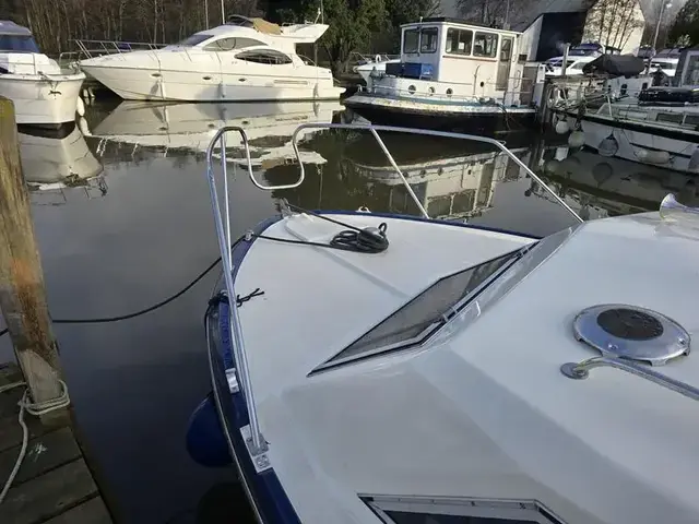 Fairline Mirage 29 Aft Cabin