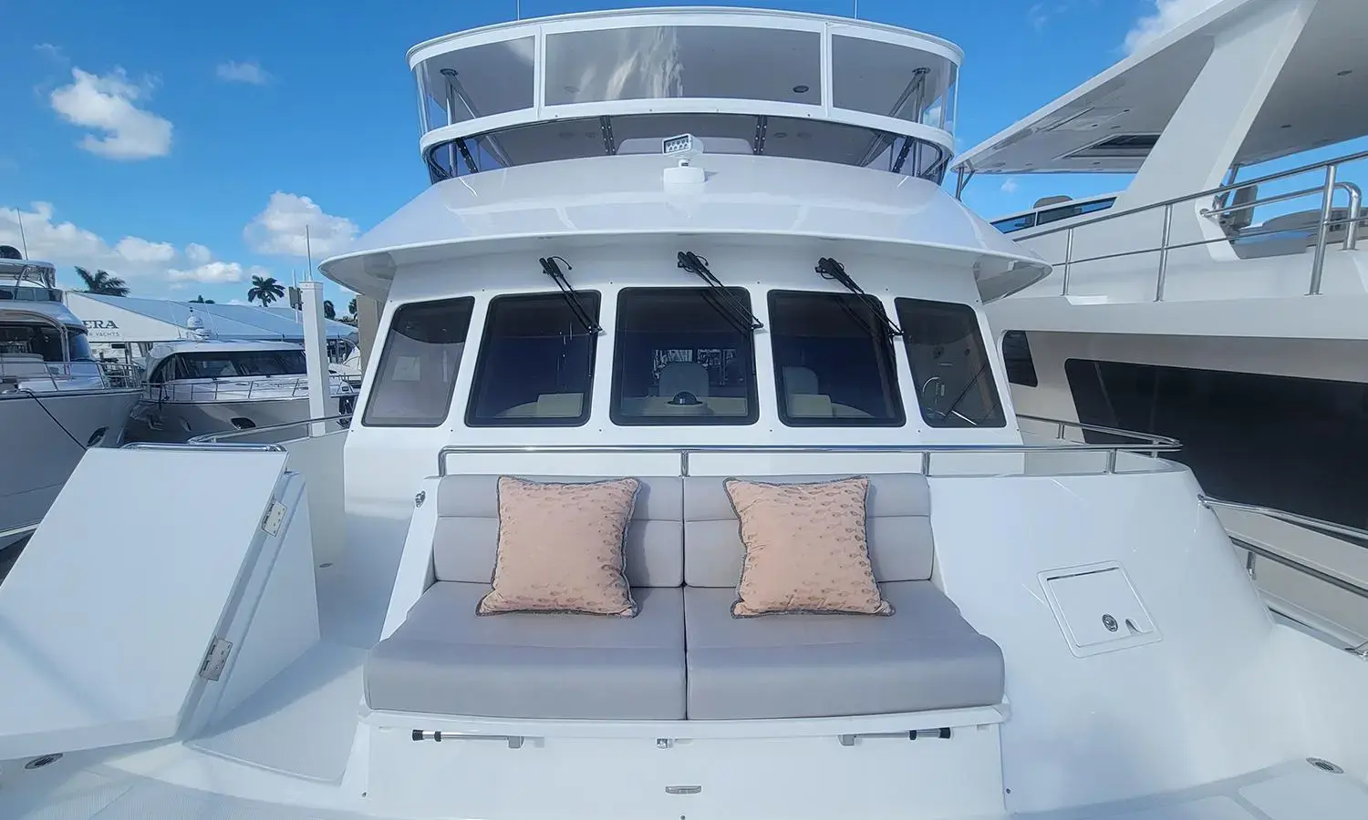 2023 Outer Reef 720 motoryacht