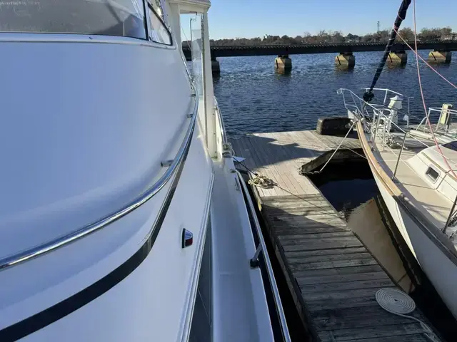 Carver 366 Motor Yacht