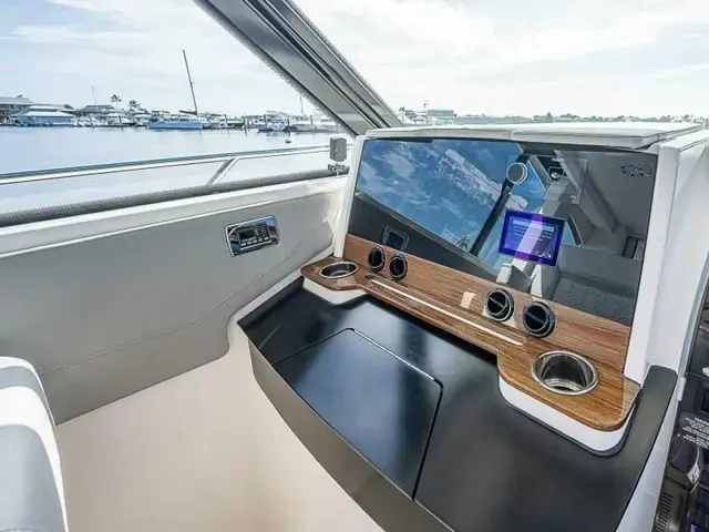 Tiara Yachts 43 Le