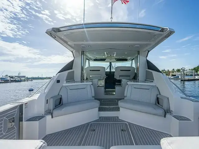 Tiara Yachts 43 Le