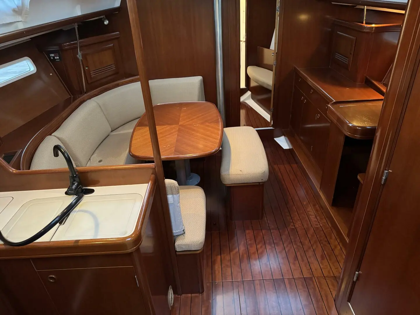 2003 Beneteau 39