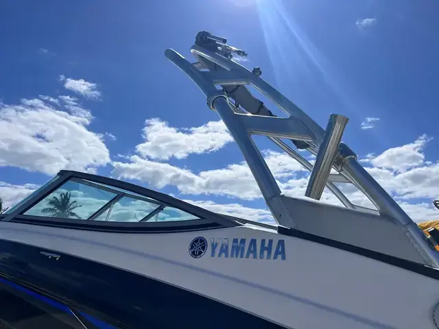 Yamaha Ar190