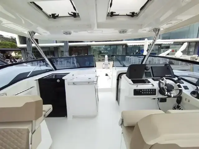 Aquila 32 Sport