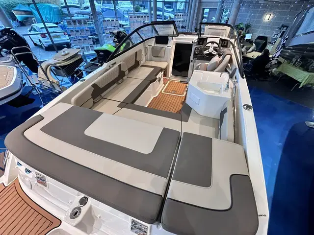 Bayliner VR6 Cuddy