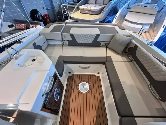 Bayliner VR6 Cuddy