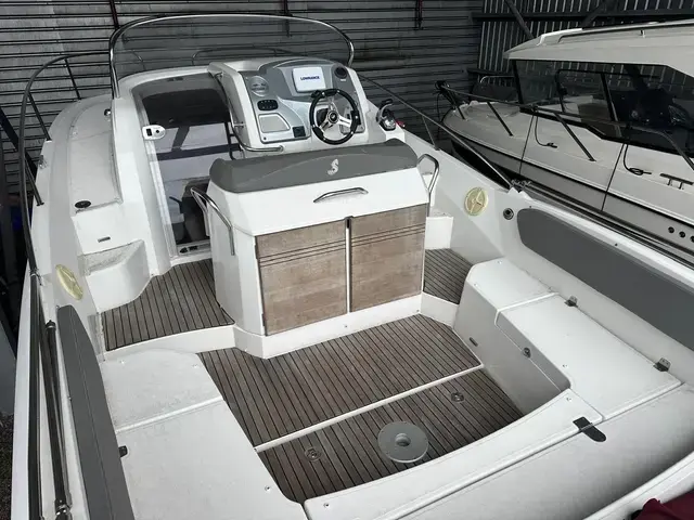 Beneteau Flyer 850 Sundeck