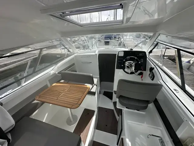 Beneteau Antares 8