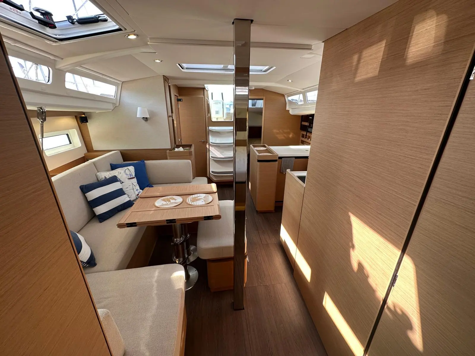 2022 Jeanneau sun odyssey 440