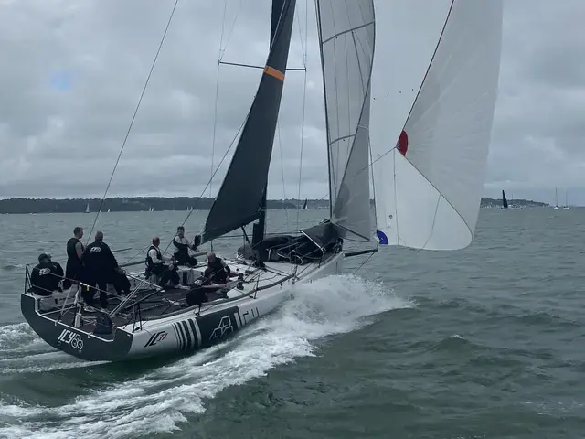 Melges IC37