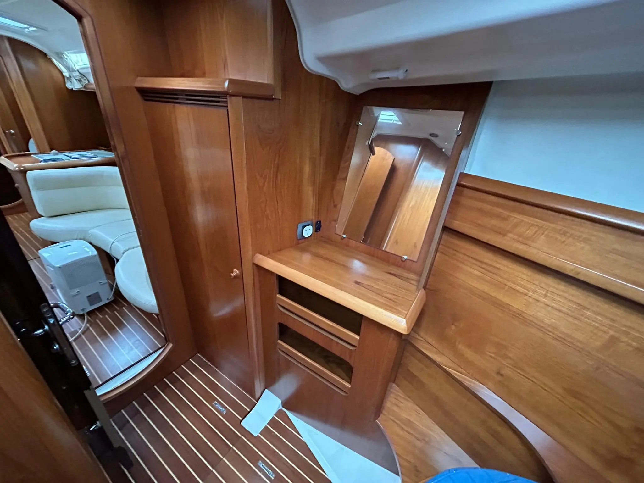 2005 Jeanneau sun odyssey 45