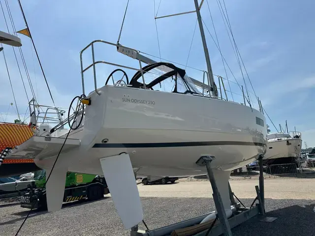 Jeanneau Sun Odyssey 350