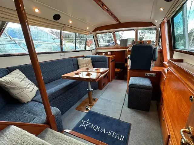 Aquastar 38 Aft Cabin