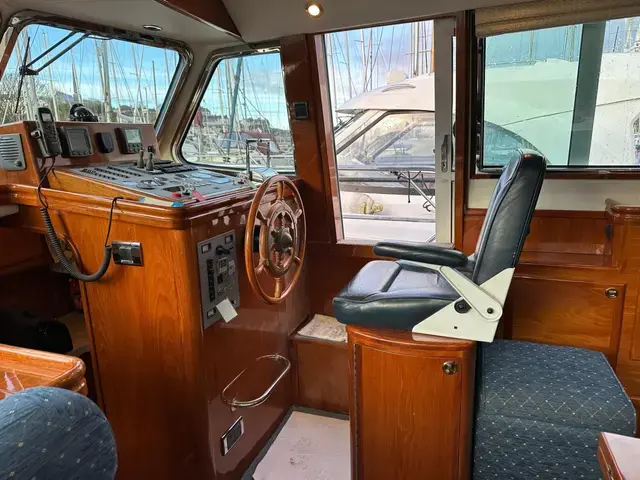 Aquastar 38 Aft Cabin