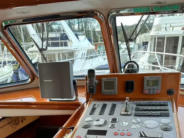 Aquastar 38 Aft Cabin