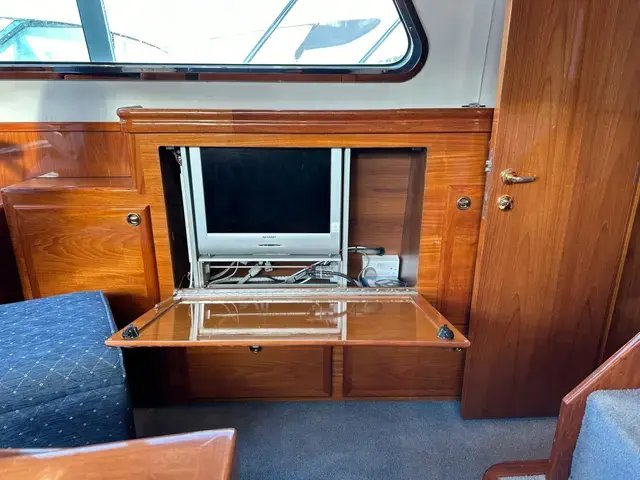 Aquastar 38 Aft Cabin