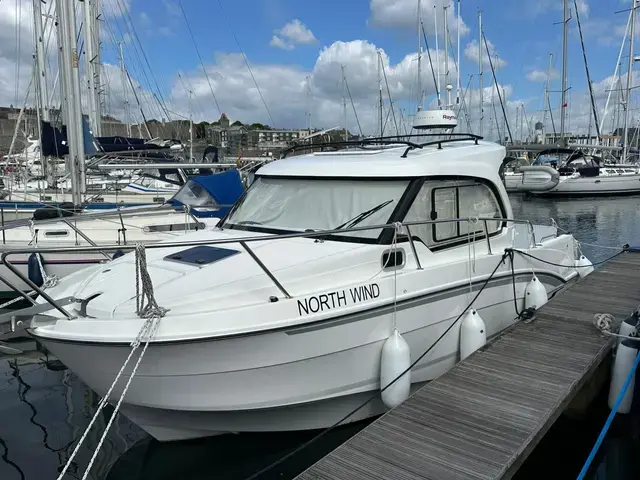 Beneteau Antares 8