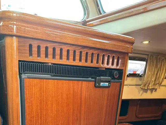 Aquastar 38 Aft Cabin