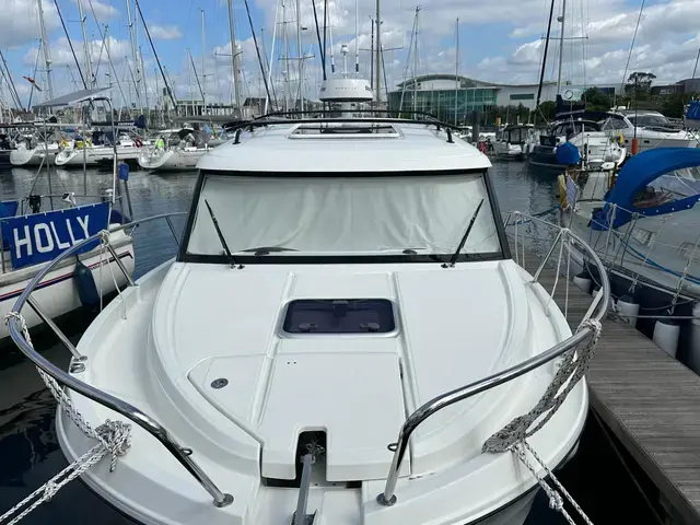 Beneteau Antares 8