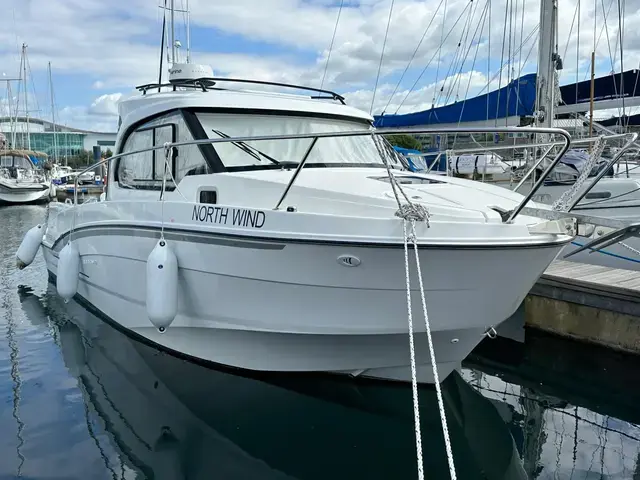 Beneteau Antares 8