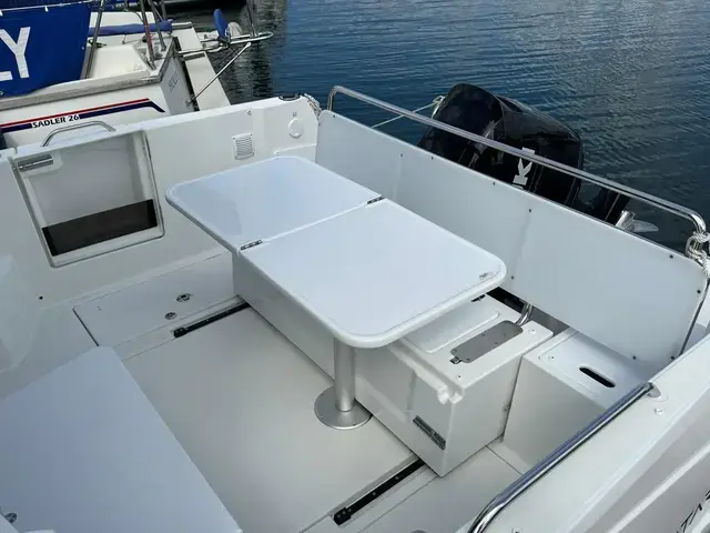 Beneteau Antares 8