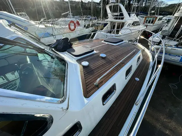 Aquastar 38 Aft Cabin