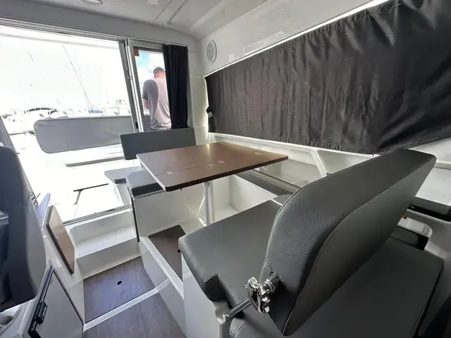 Beneteau Antares 8