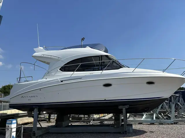 Beneteau Antares 30