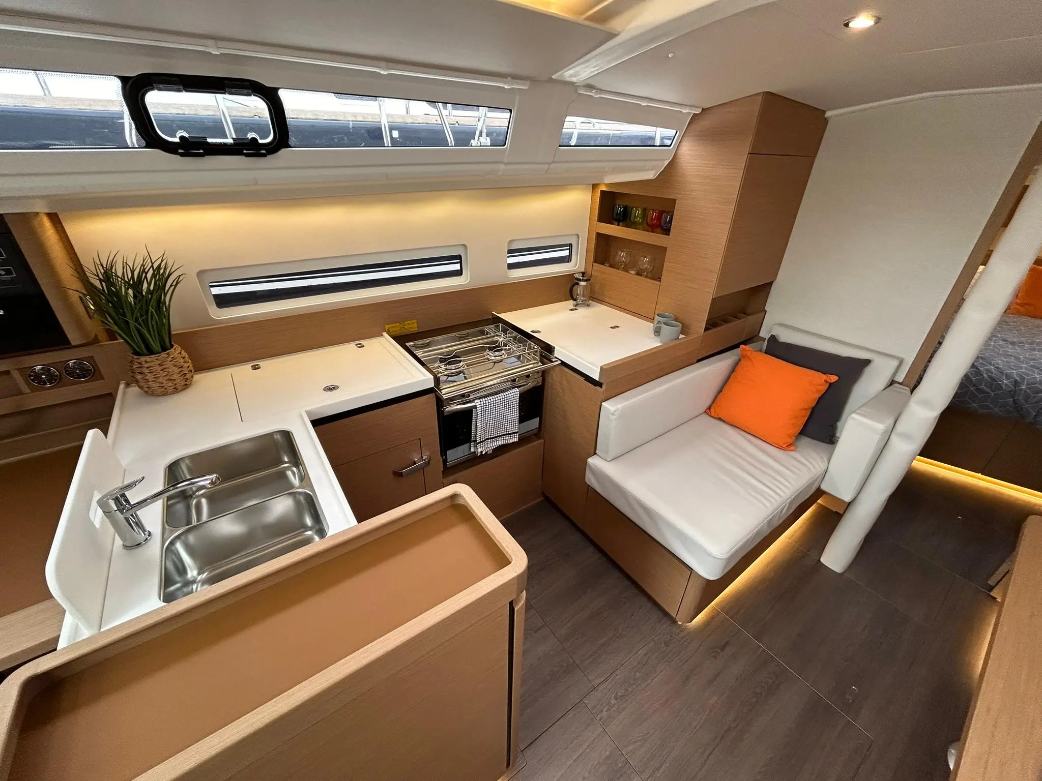 2024 Jeanneau sun odyssey 410